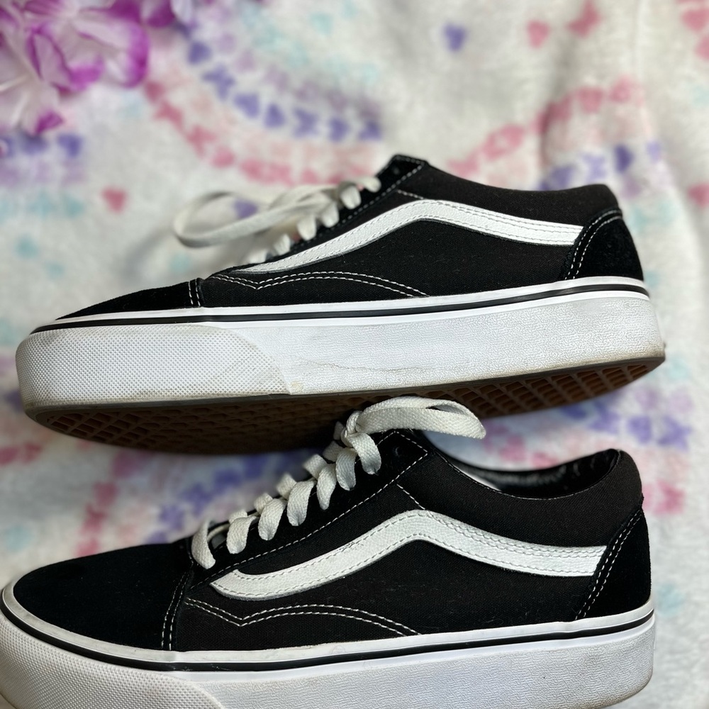 Black and White low top Vans